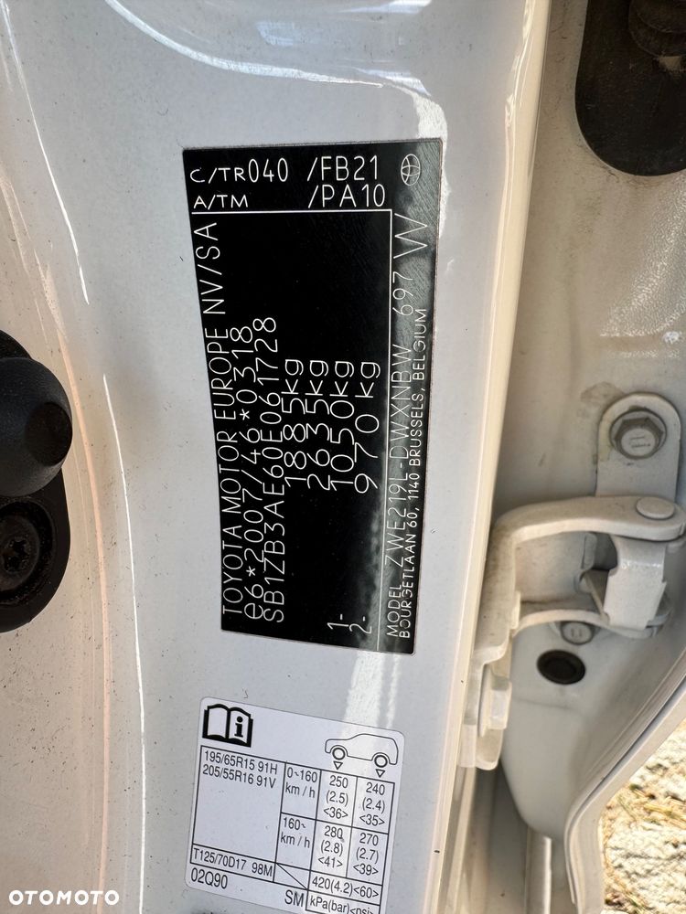 Toyota Corolla 1.8 Hybrid Comfort - 29