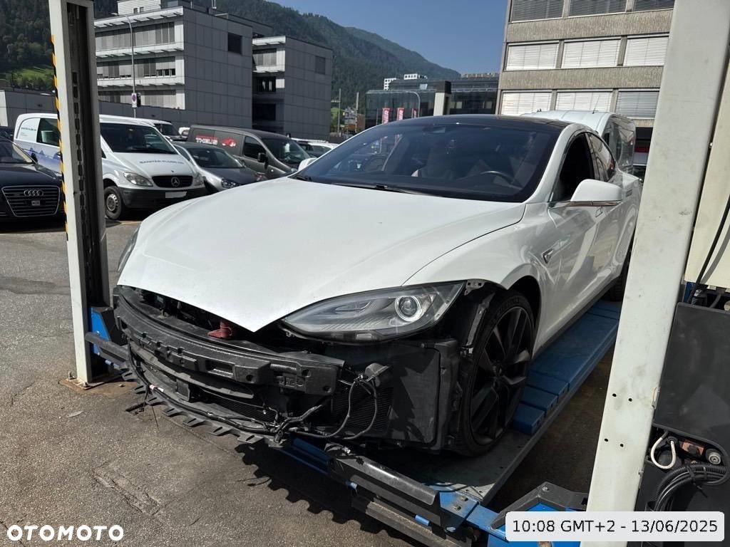 Tesla Model S Performance - 5