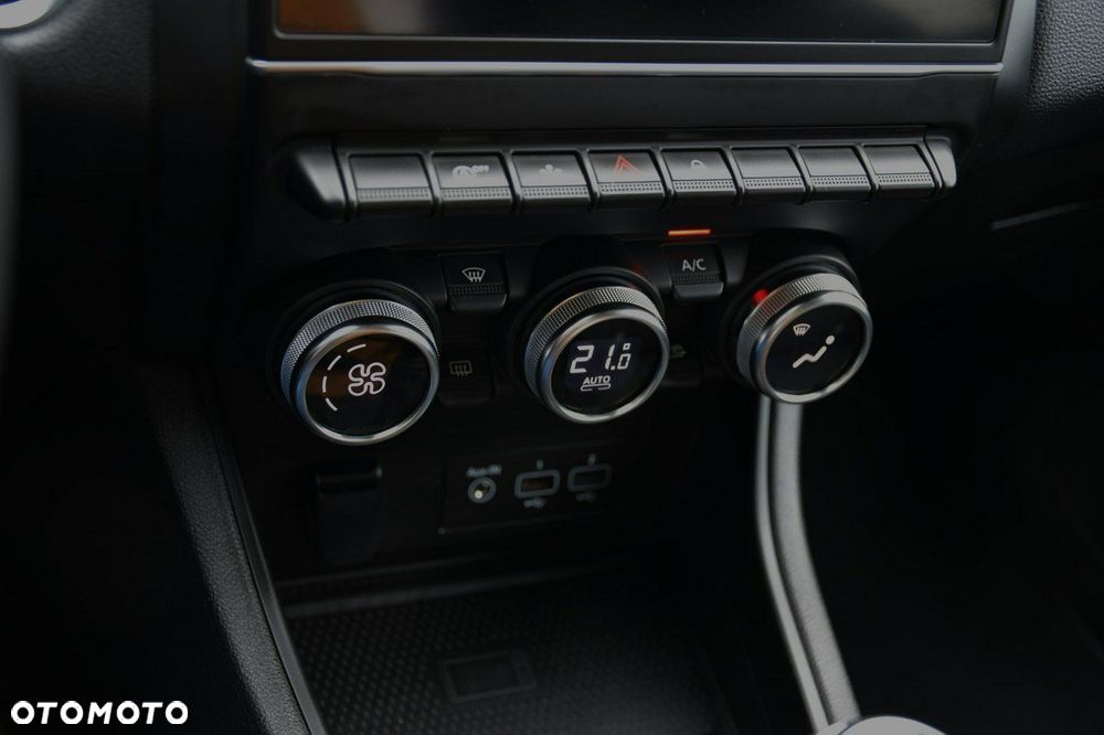 Renault Captur TCe Mild Hybrid 140 GPF TECHNO - 31