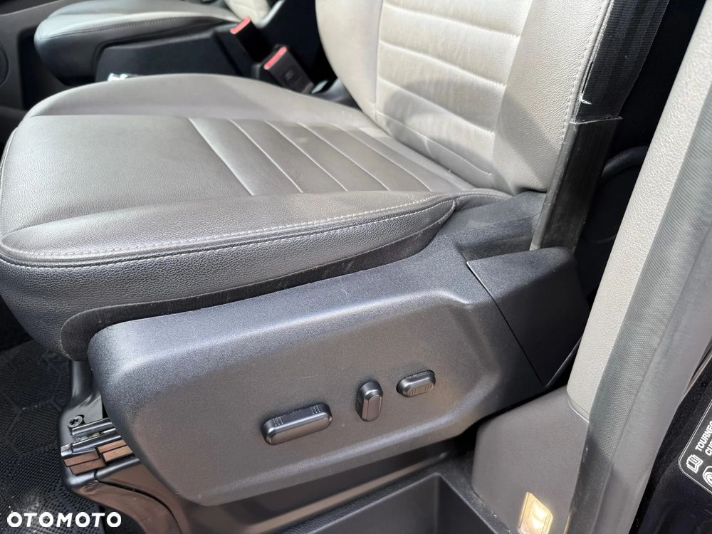 Ford Tourneo Custom - 21