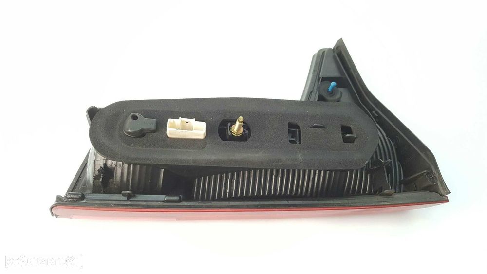 FAROLIM TRASEIRO DIREITO CITROEN C5 BERLINA LX (E) - 5