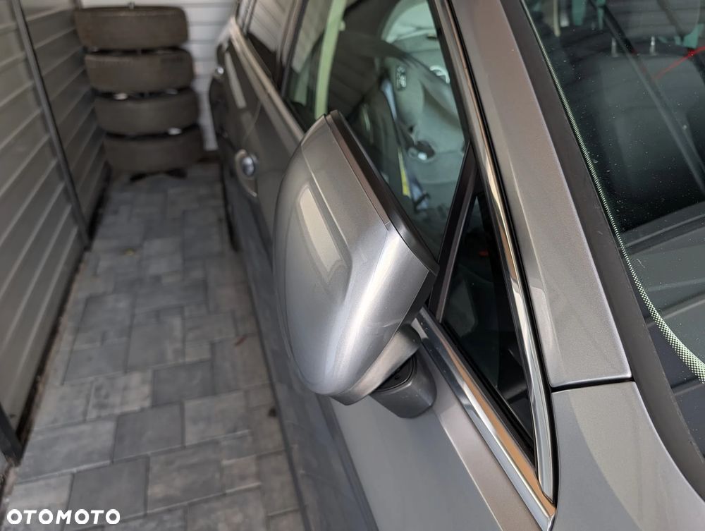 Volkswagen Passat 2.0 TDI SCR DSG Comfortline - 24