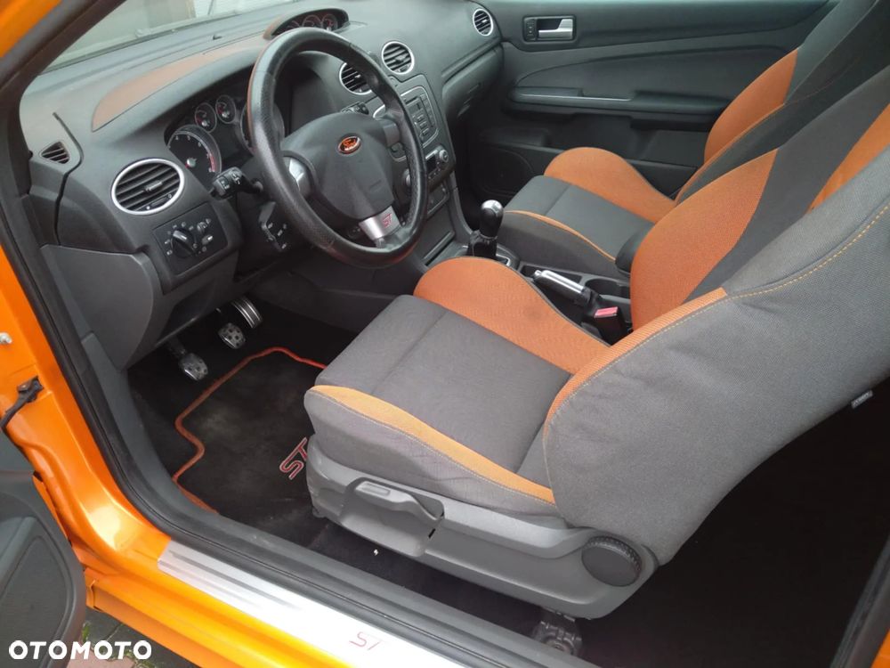 Ford Focus ST - 8