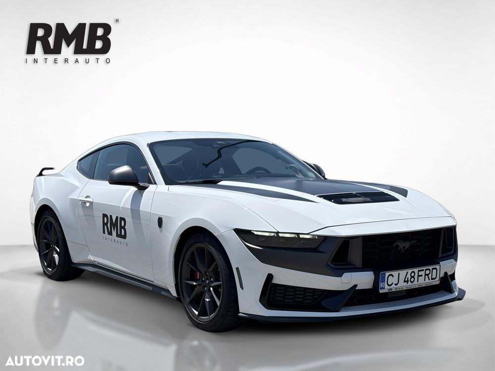 Ford Mustang - 8