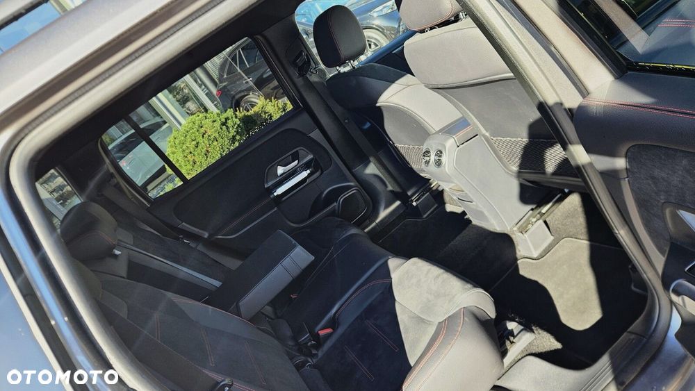 Mercedes-Benz GLB 220 mHEV 4-Matic AMG Line 8G-DCT - 14
