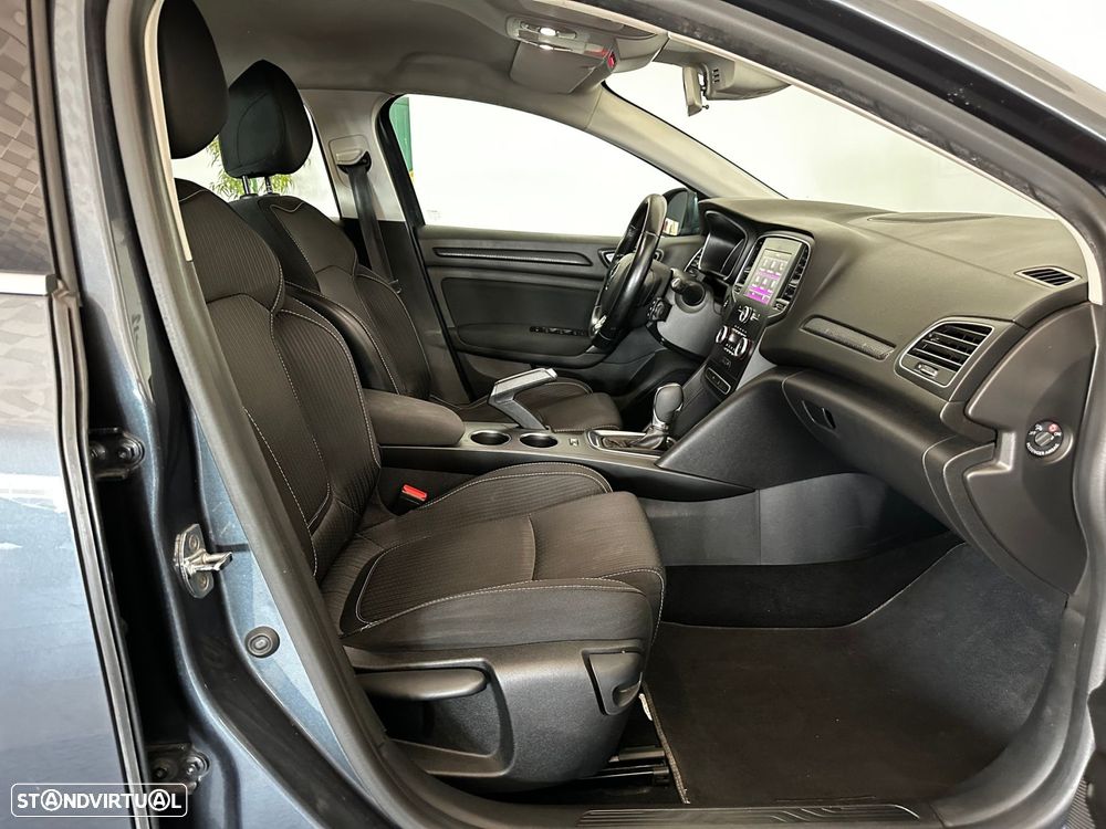 Renault Mégane Sport Tourer - 25