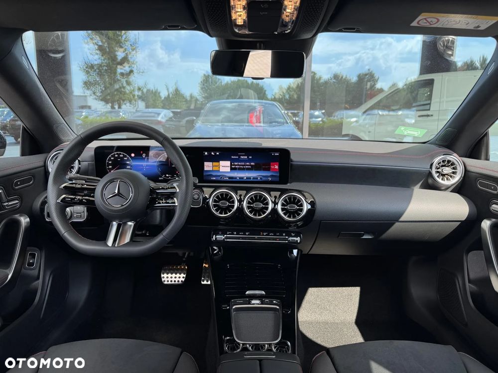 Mercedes-Benz CLA 250 E AMG Line 8G-DCT - 15