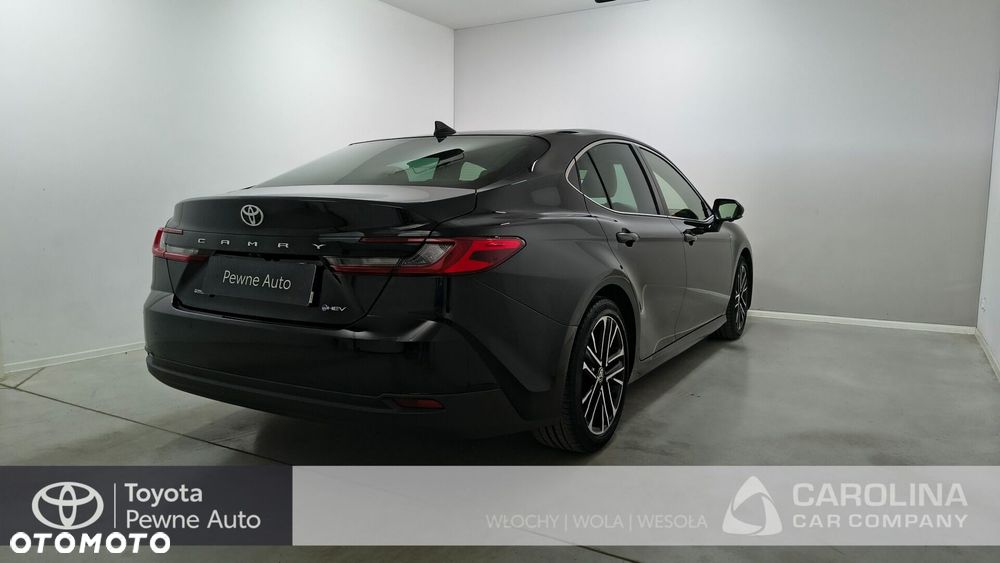 Toyota Camry - 3