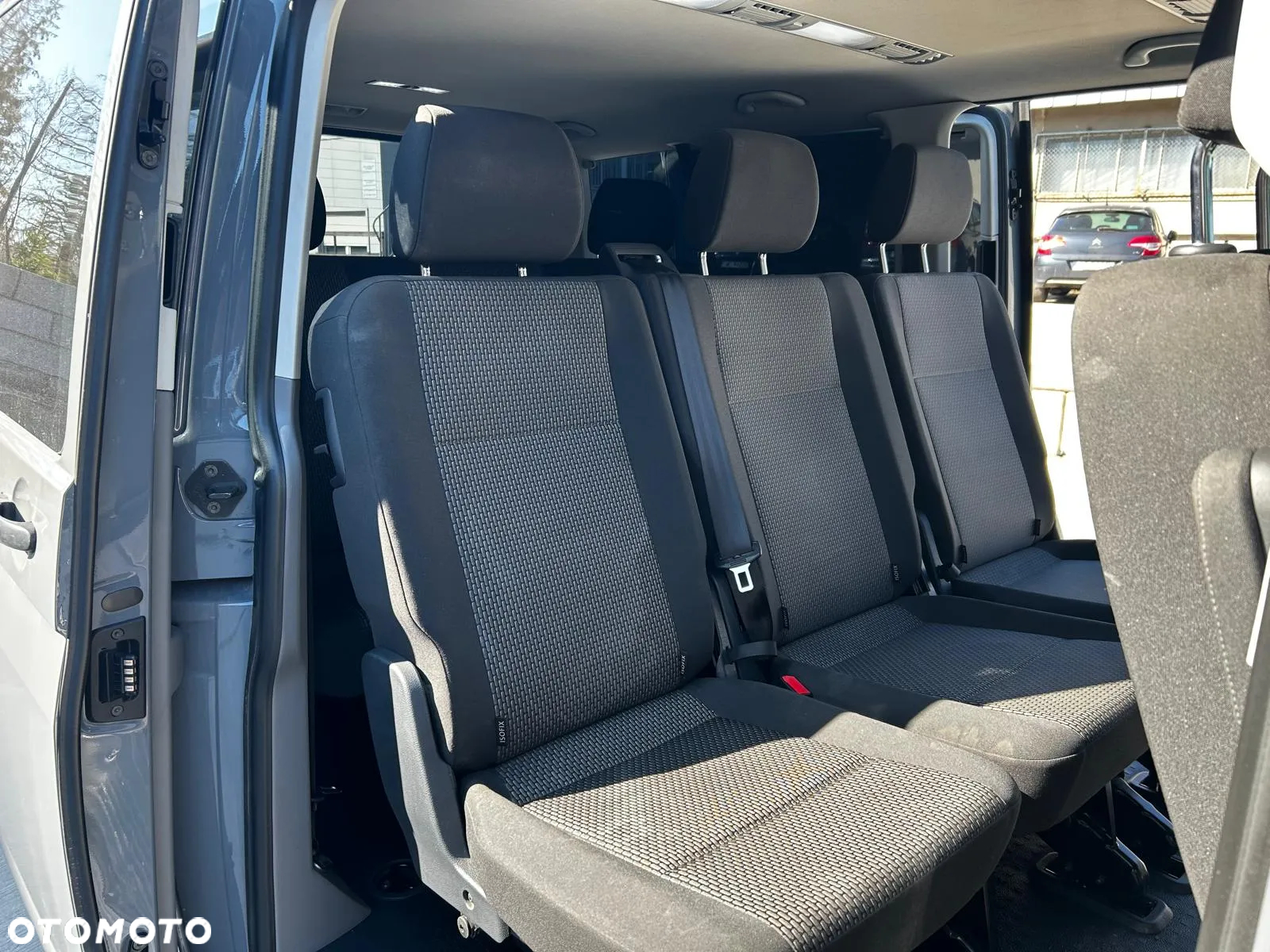 Volkswagen Caravelle - 6