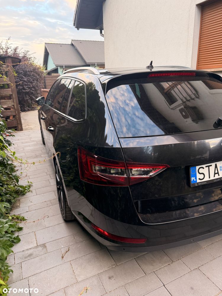 Skoda Superb 2.0 TDI L&K DSG - 31