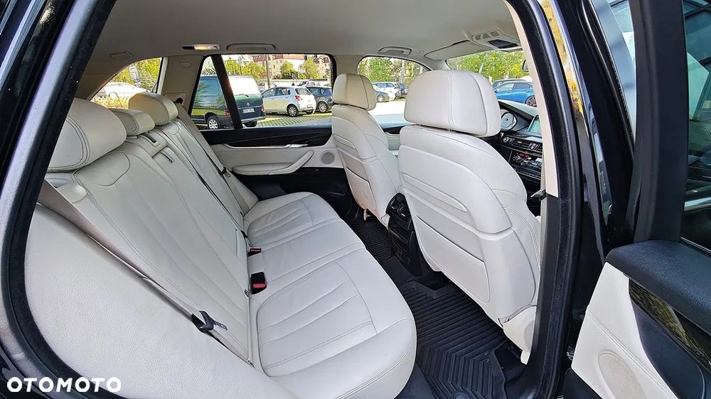 BMW X5 xDrive30d - 16