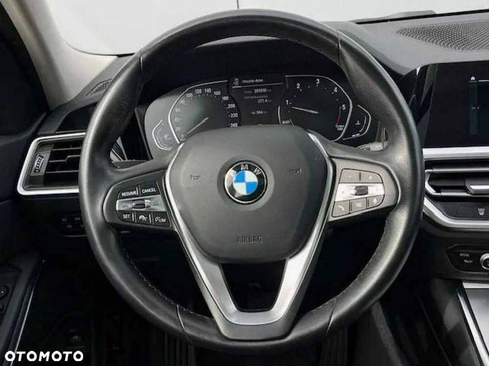BMW Seria 3 318d Sport Line - 19