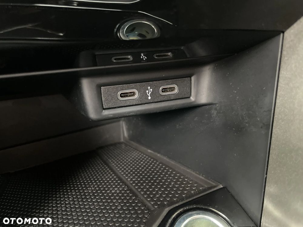 Volkswagen T-Roc 1.0 TSI Advance - 26