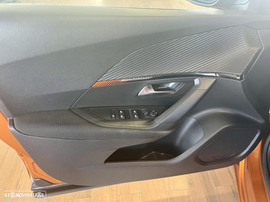 Peugeot 2008 1.2 PureTech Active Pack EAT8 - 23