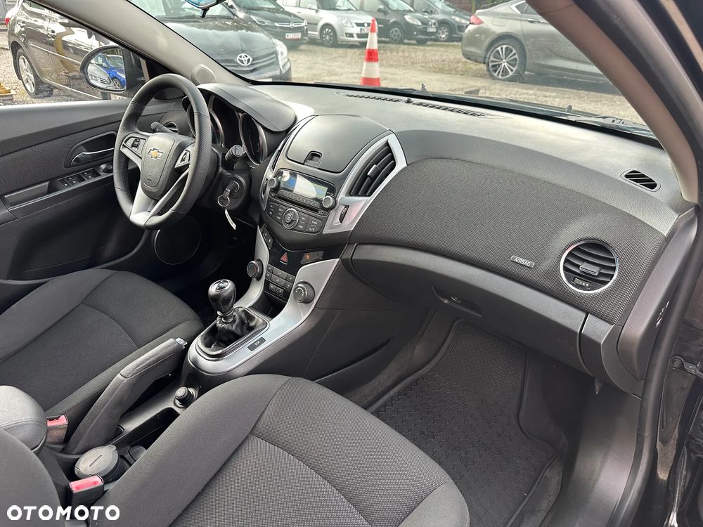 Chevrolet Cruze 1.6 LT+ - 24