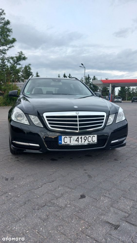 Mercedes-Benz Klasa E 200 CGI BlueEFFICIENCY 7G-TRONIC Avantgarde - 3