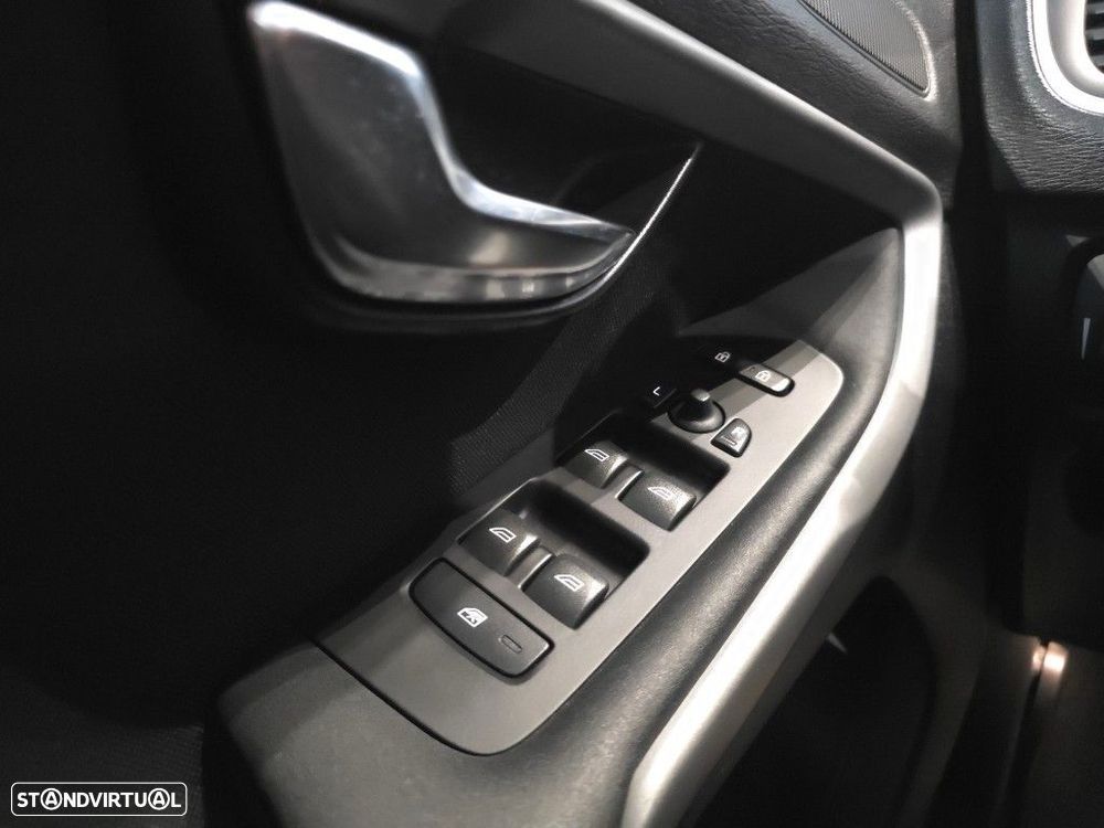 Volvo V40 1.6 D2 Momentum - 25