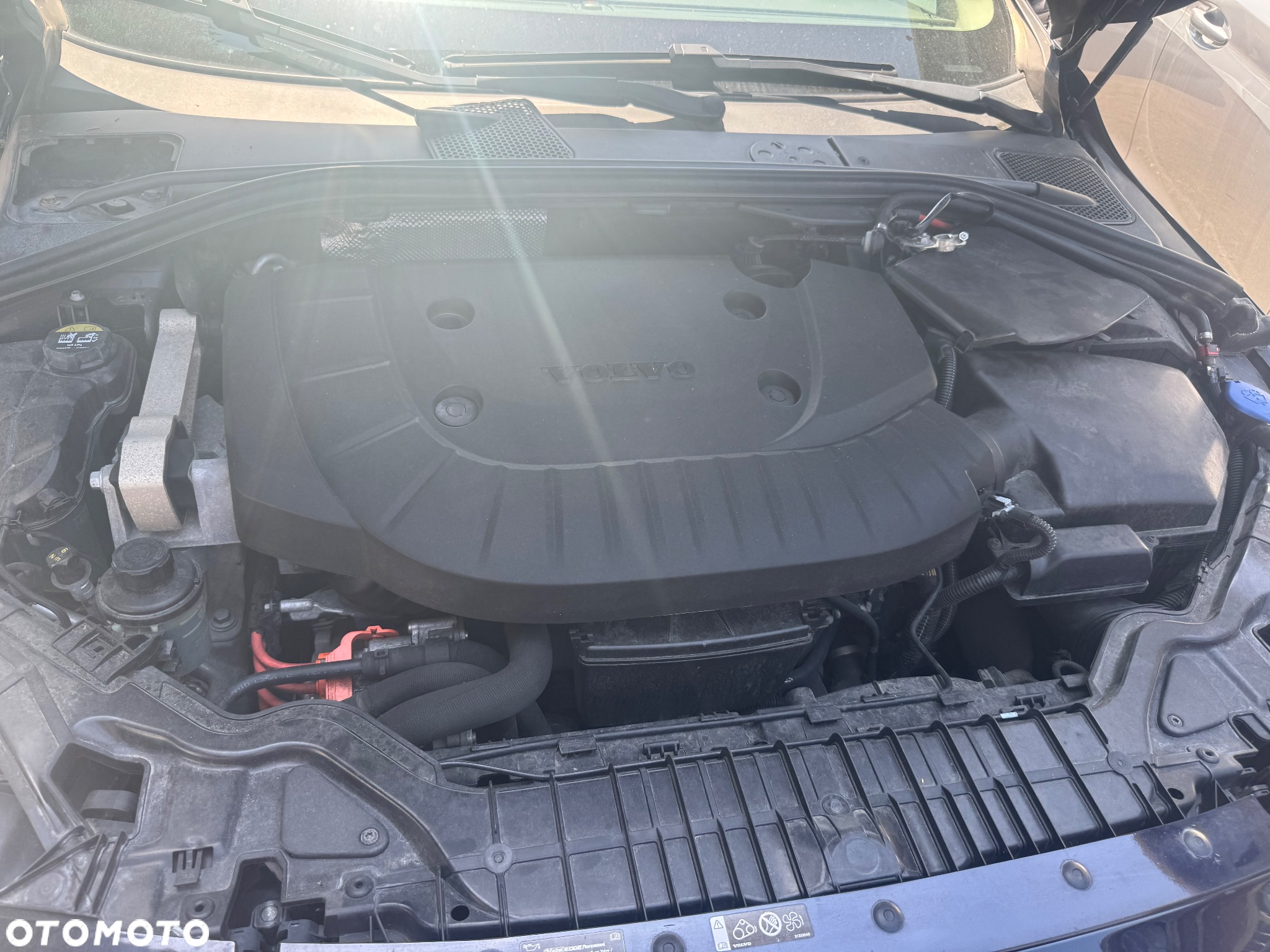 Volvo V60 D6 AWD Plug-in Hybrid Momentum - 9
