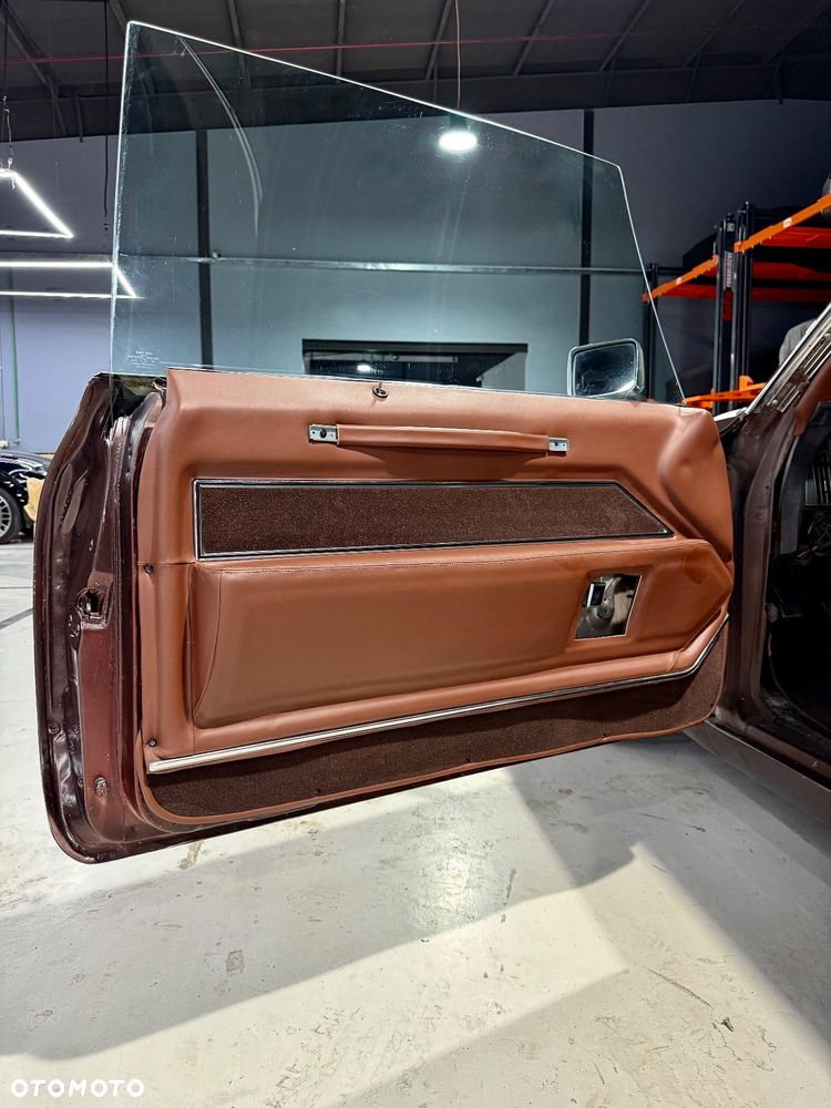 Cadillac Deville - 27