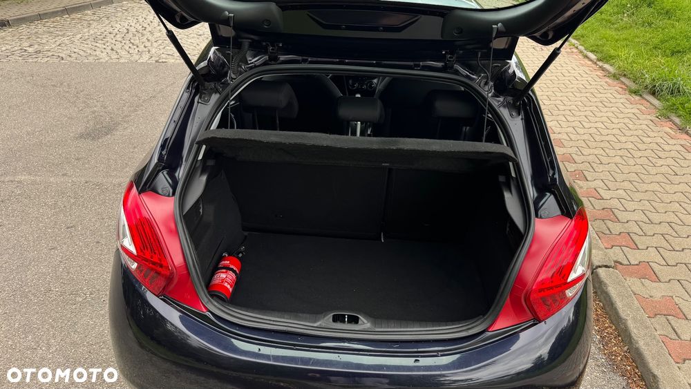 Peugeot 208 1.2 PureTech Style - 8