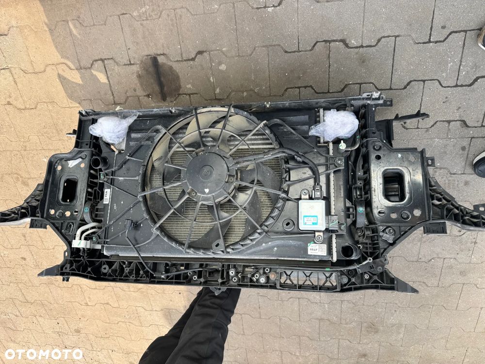 PAS PRZEDNI CHŁODNICE KIA PROCEED III 1.5 TGDI - 3