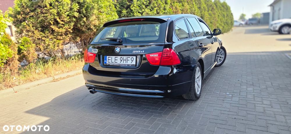 BMW Seria 3 318d DPF Edition Exclusive - 12