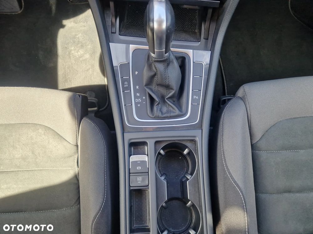 Volkswagen Golf 1.6 TDI SCR DSG Comfortline - 17