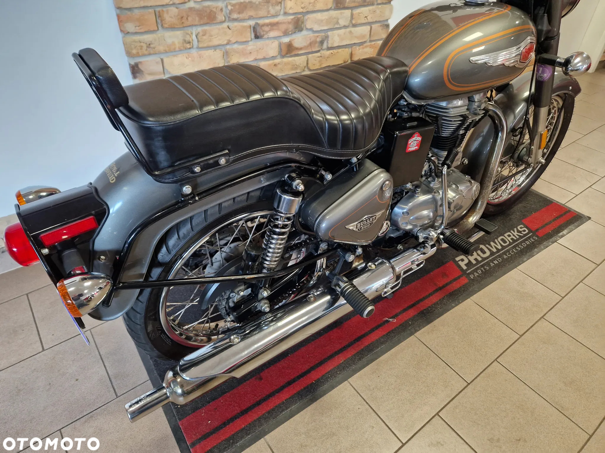 Royal Enfield Bullet - 4
