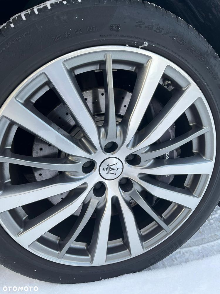 Maserati Quattroporte - 40