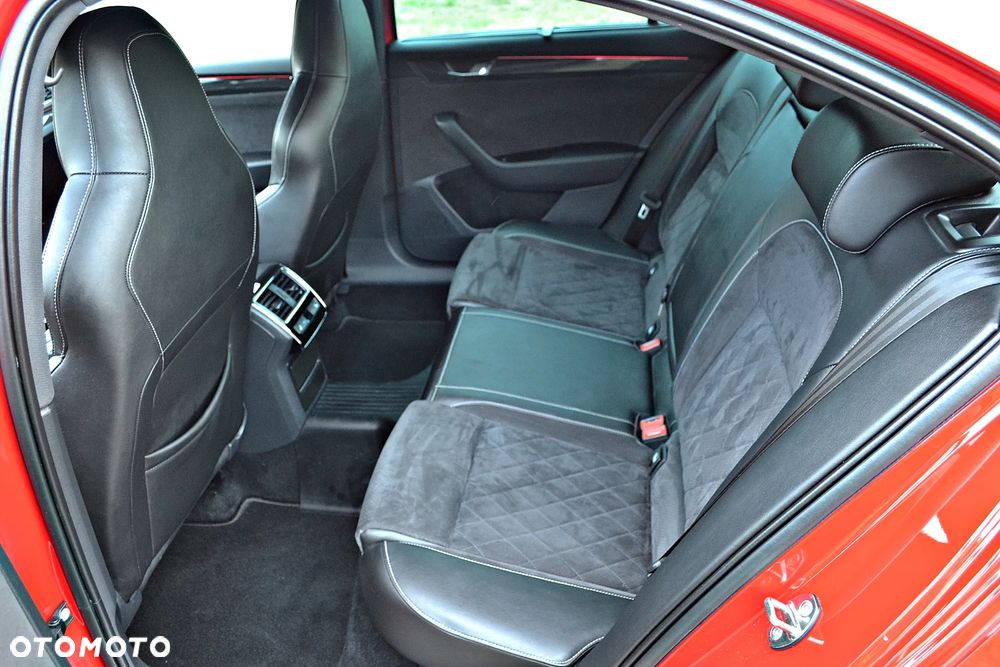 Skoda Superb 2.0 TDI 4x4 DSG Sportline - 27