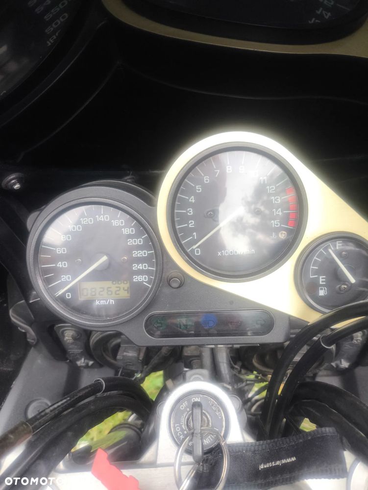 Yamaha FZS - 2