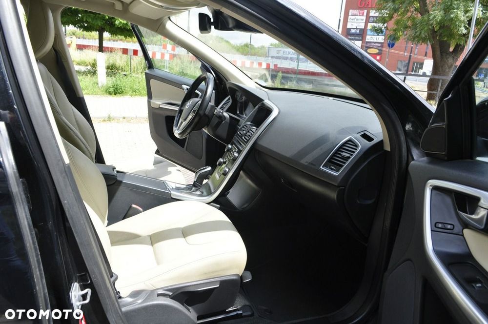 Volvo XC 60 D4 Geartronic Summum - 13