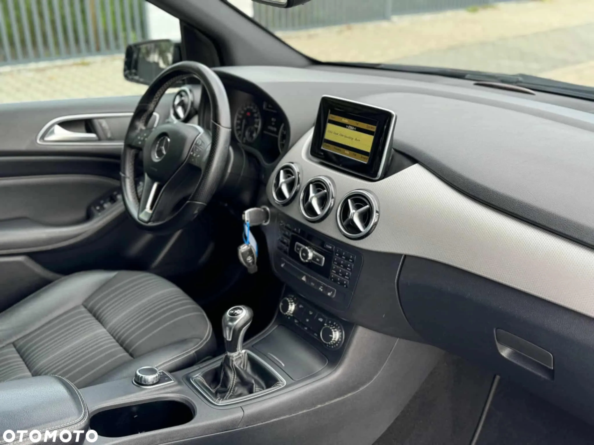 Mercedes-Benz Klasa B 180 BlueEFFICIENCY Edition Style - 18