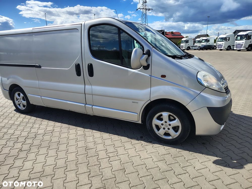 Opel Vivaro - 11