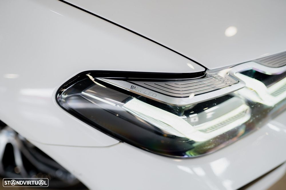 BMW 530 e Pack Desportivo M - 11