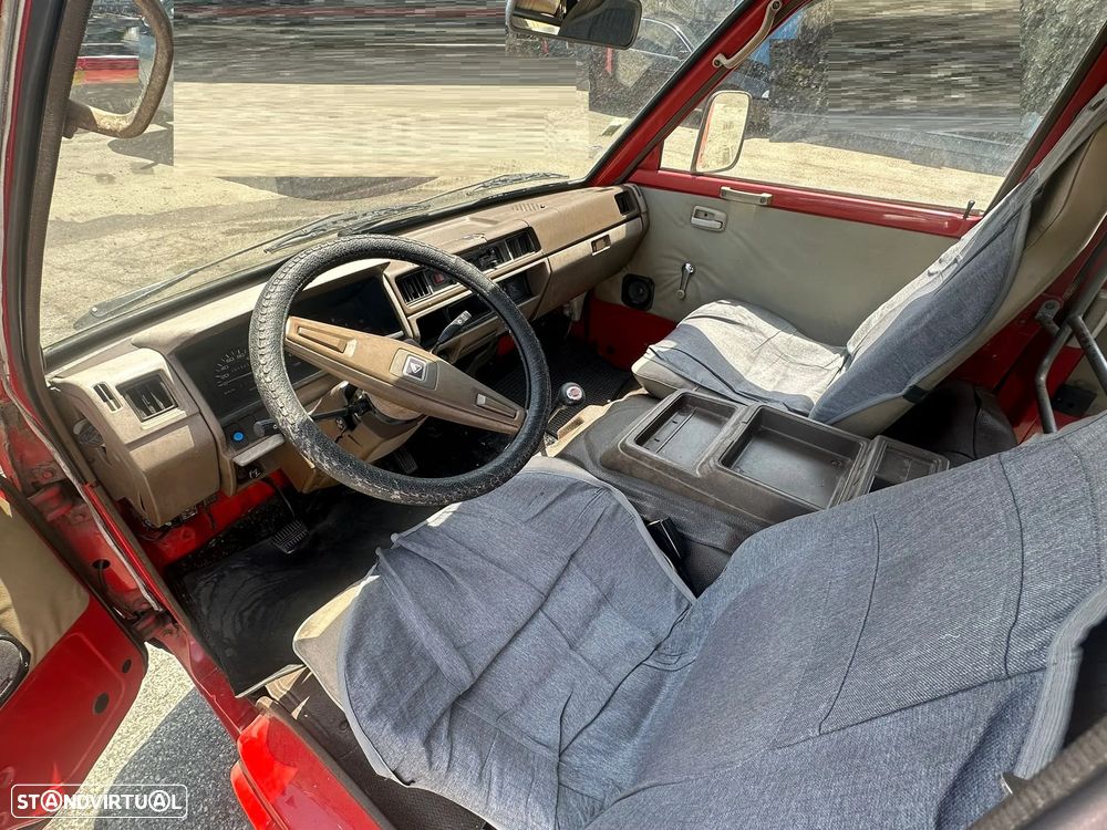 Nissan Vanette 2.0D de 1990 de para peças - 5