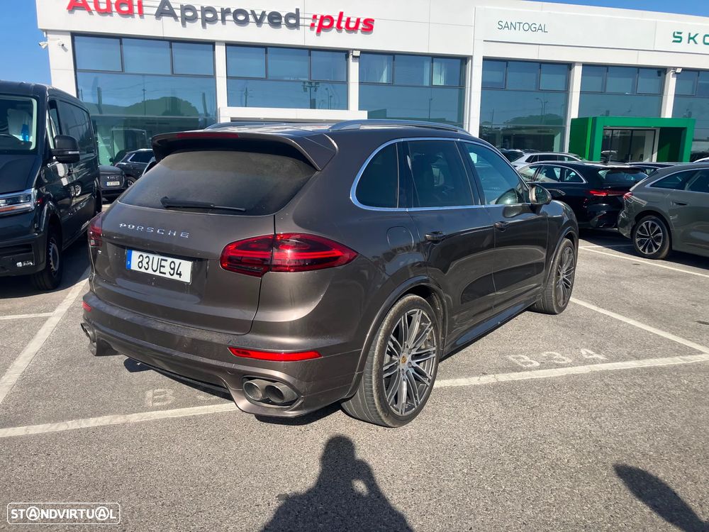 Porsche Cayenne S - 3