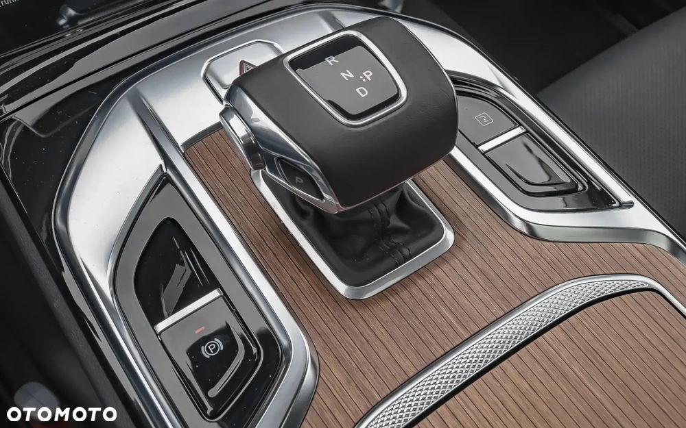 Hongqi E-HS9 Exklusive Long Range - 13