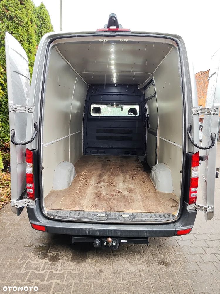 Mercedes-Benz Sprinter - 12