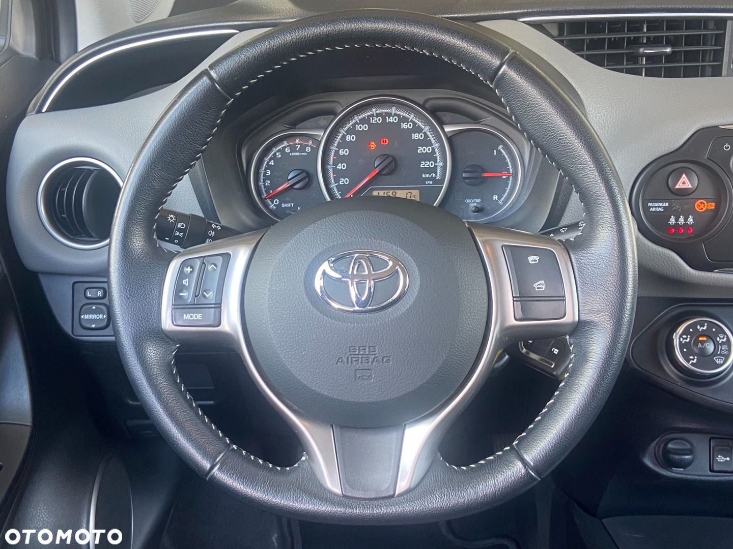 Toyota Yaris - 10
