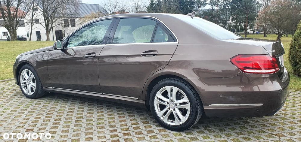 Mercedes-Benz Klasa E 220 CDI BlueEff Avantgarde - 19