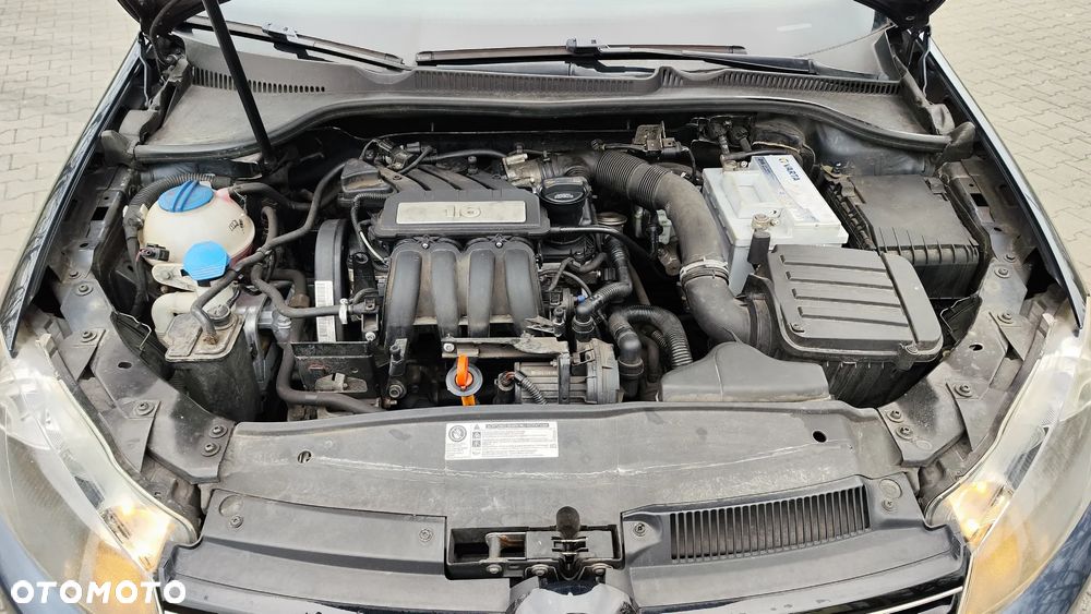 Volkswagen Golf 1.6 Comfortline - 35