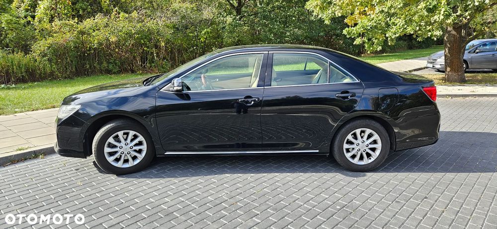 Toyota Camry - 5