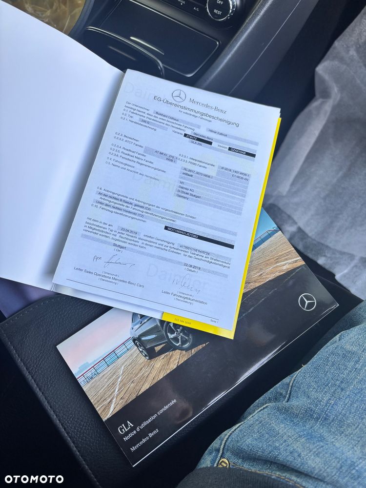 Mercedes-Benz GLA 200 7G-DCT AMG Line - 26