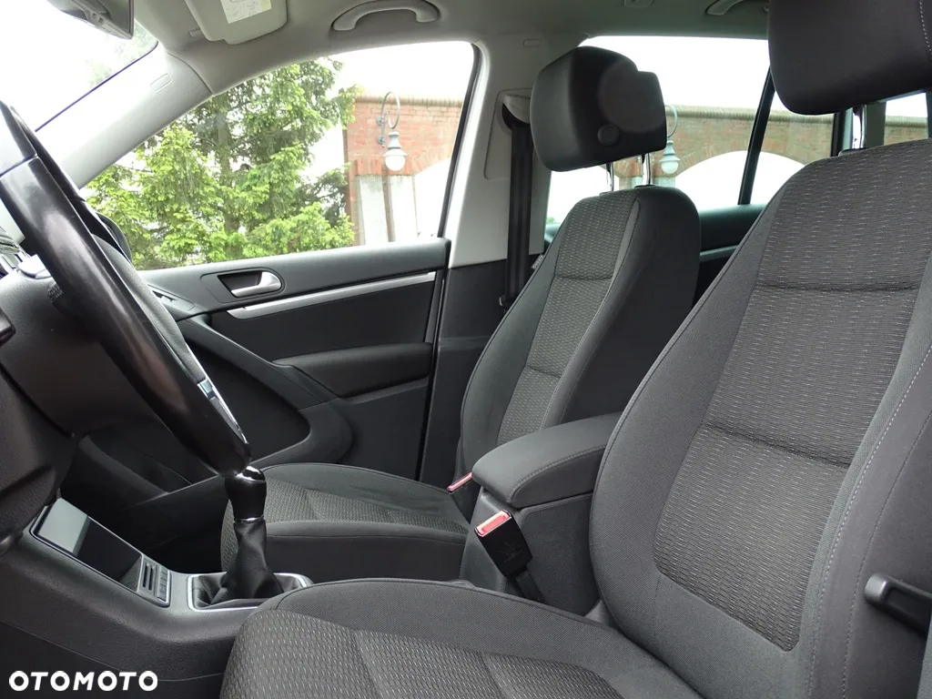 Volkswagen Tiguan 2.0 TDI SCR BlueMotion Technology Sport & Style - 31