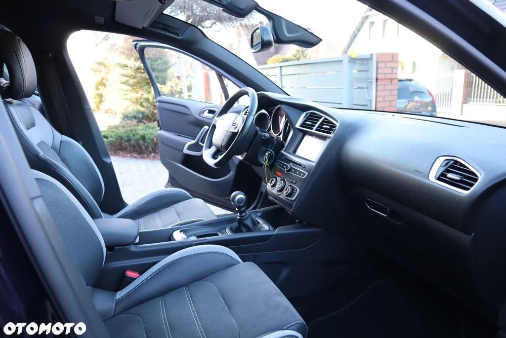 DS Automobiles DS 4 - 10