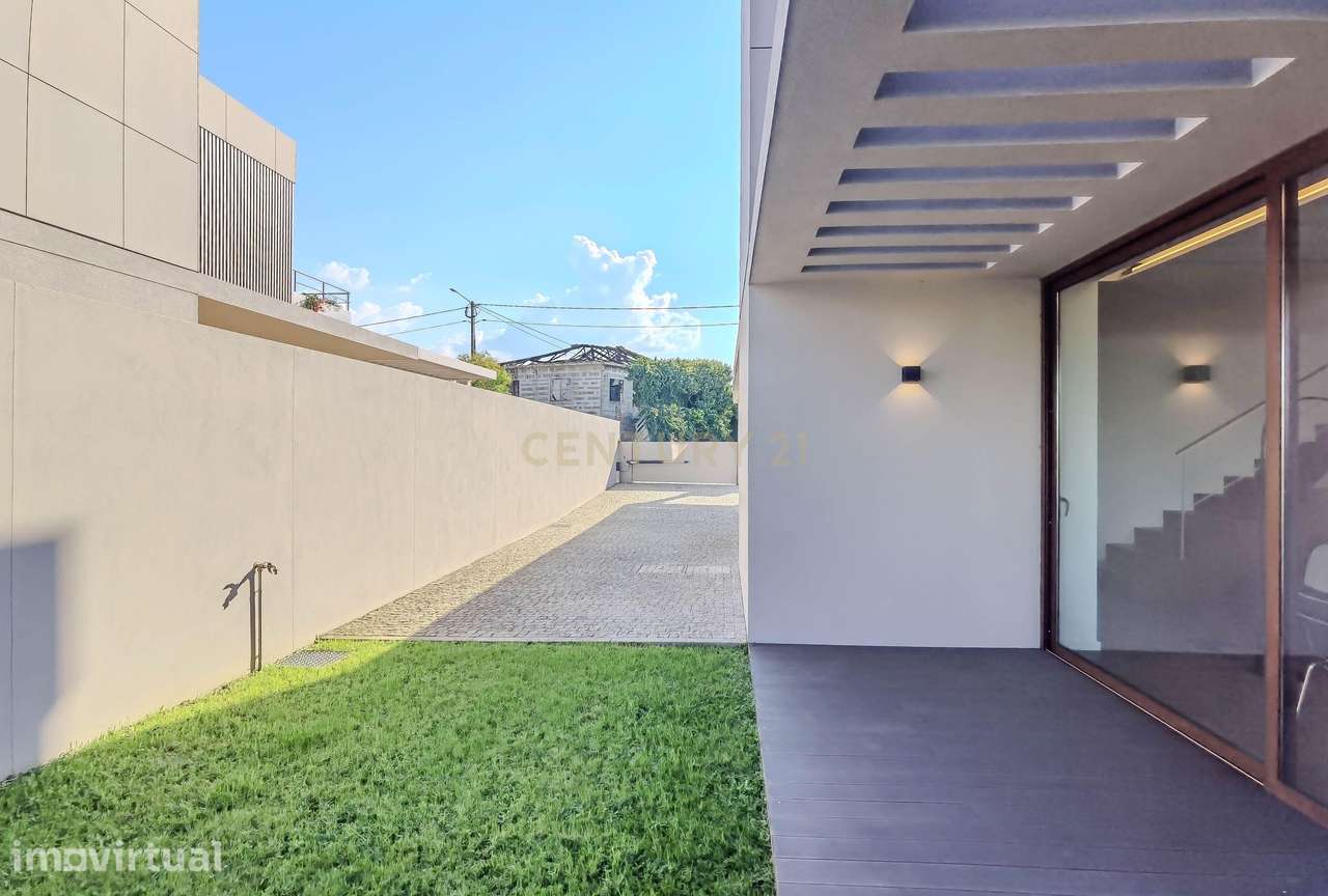 “Villas Jardim” – Moradias T3, 3 Frentes com Piscina em Felgueiras - Grande imagem: 2/60