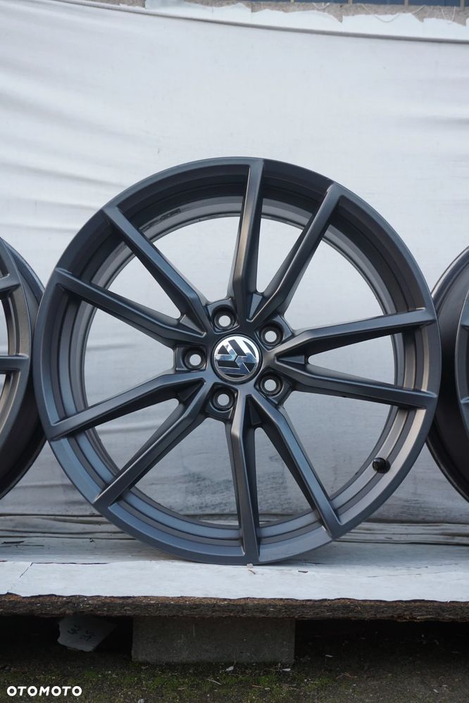 Volkswagen 5x112 19 8J et44 3G0601025 BH PRETORIA - 5