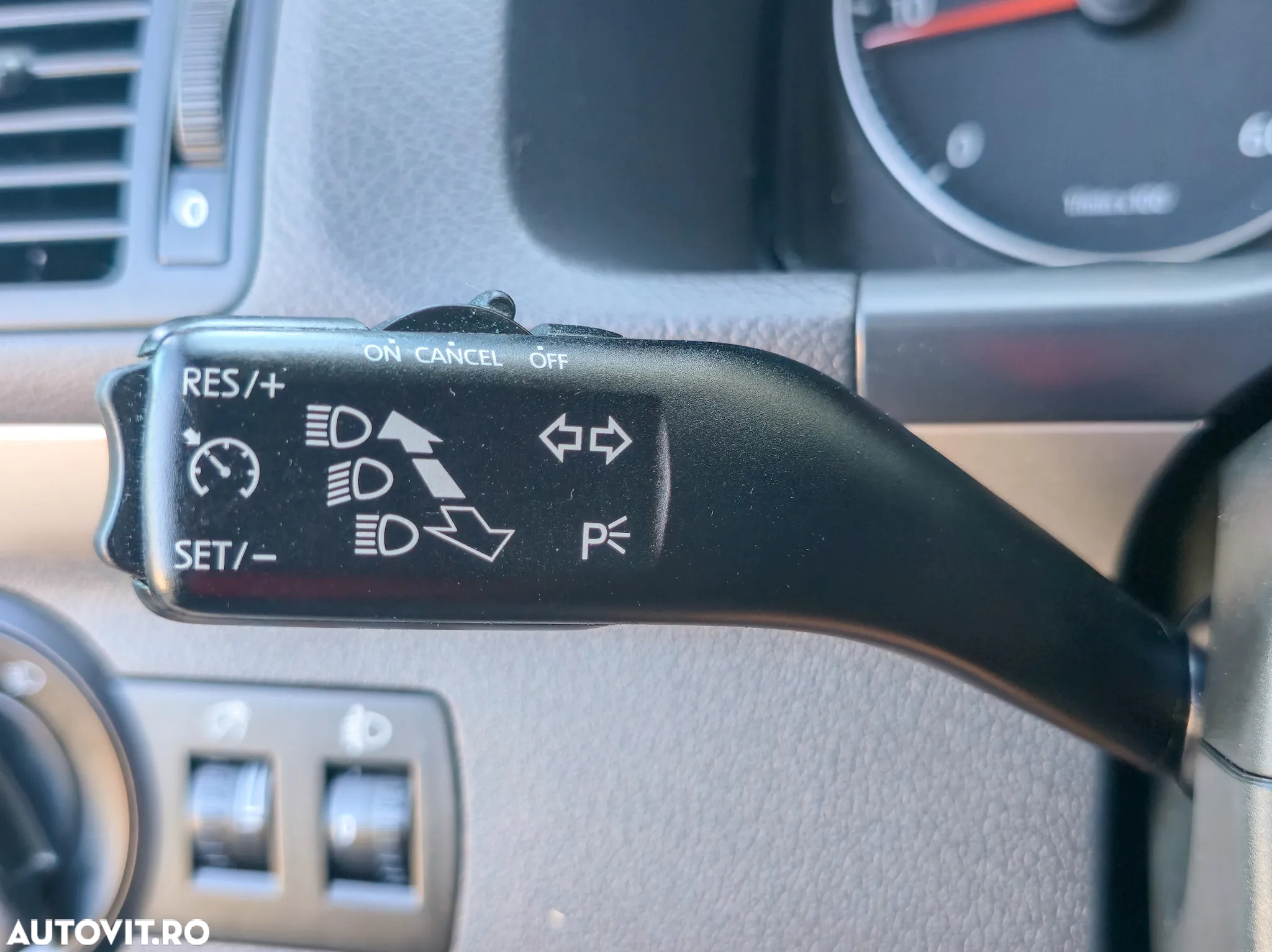 Volkswagen Touran 2.0 TDI Comfortline - 15