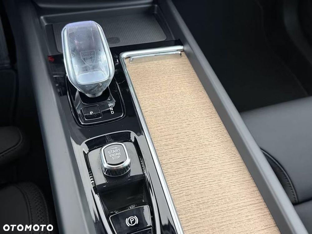 Volvo XC 60 T6 Plug-In Hybrid AWD Plus Bright - 19
